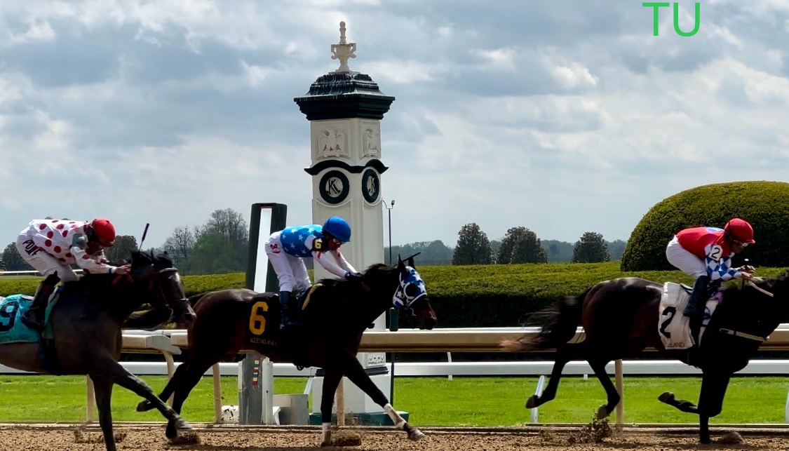 Strummin raced his first two career starts at Keeneland.